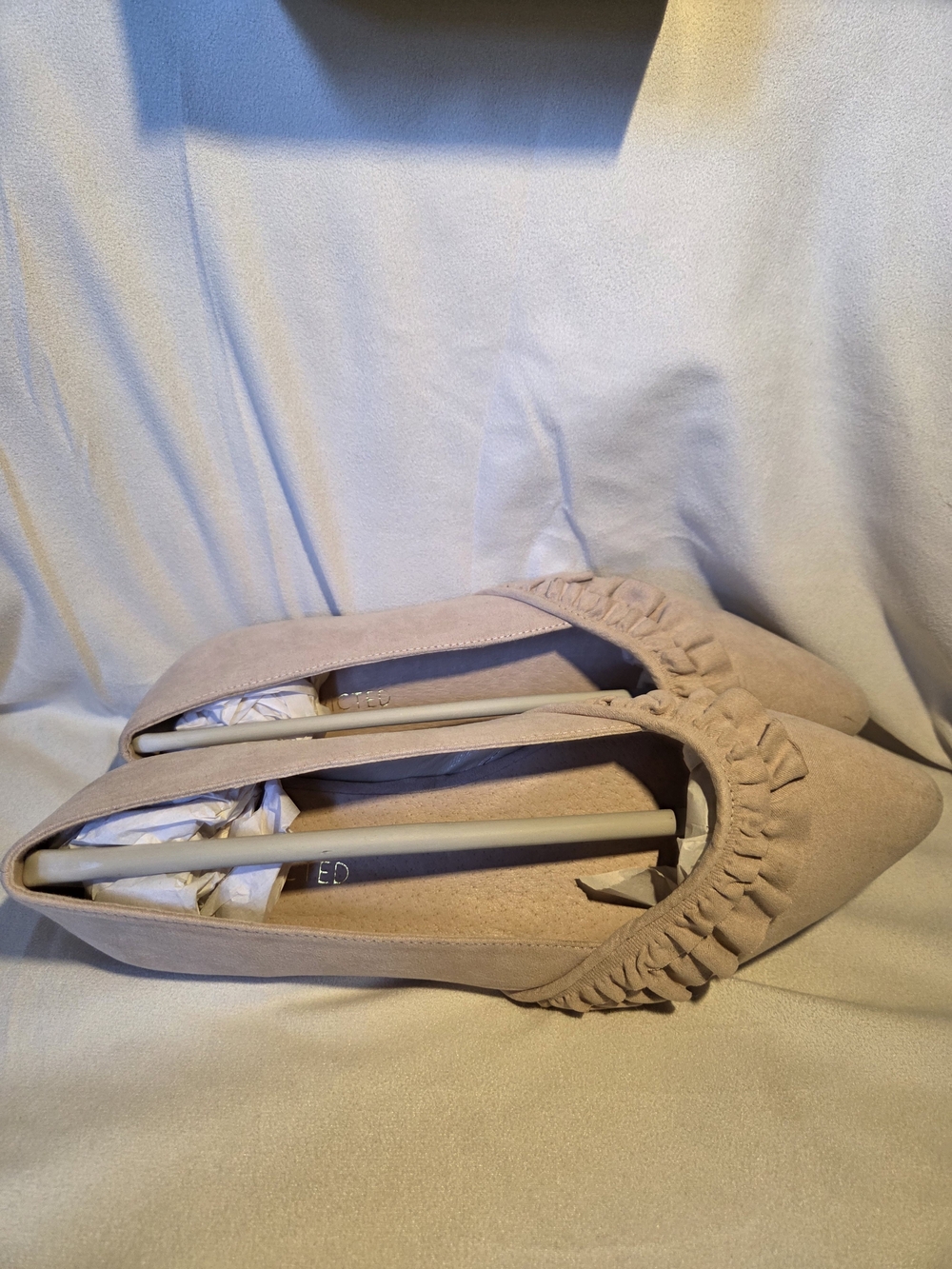 Restricted Junia Flats With Ruffles In Color Blush Size 9 - Picture 2 of 9